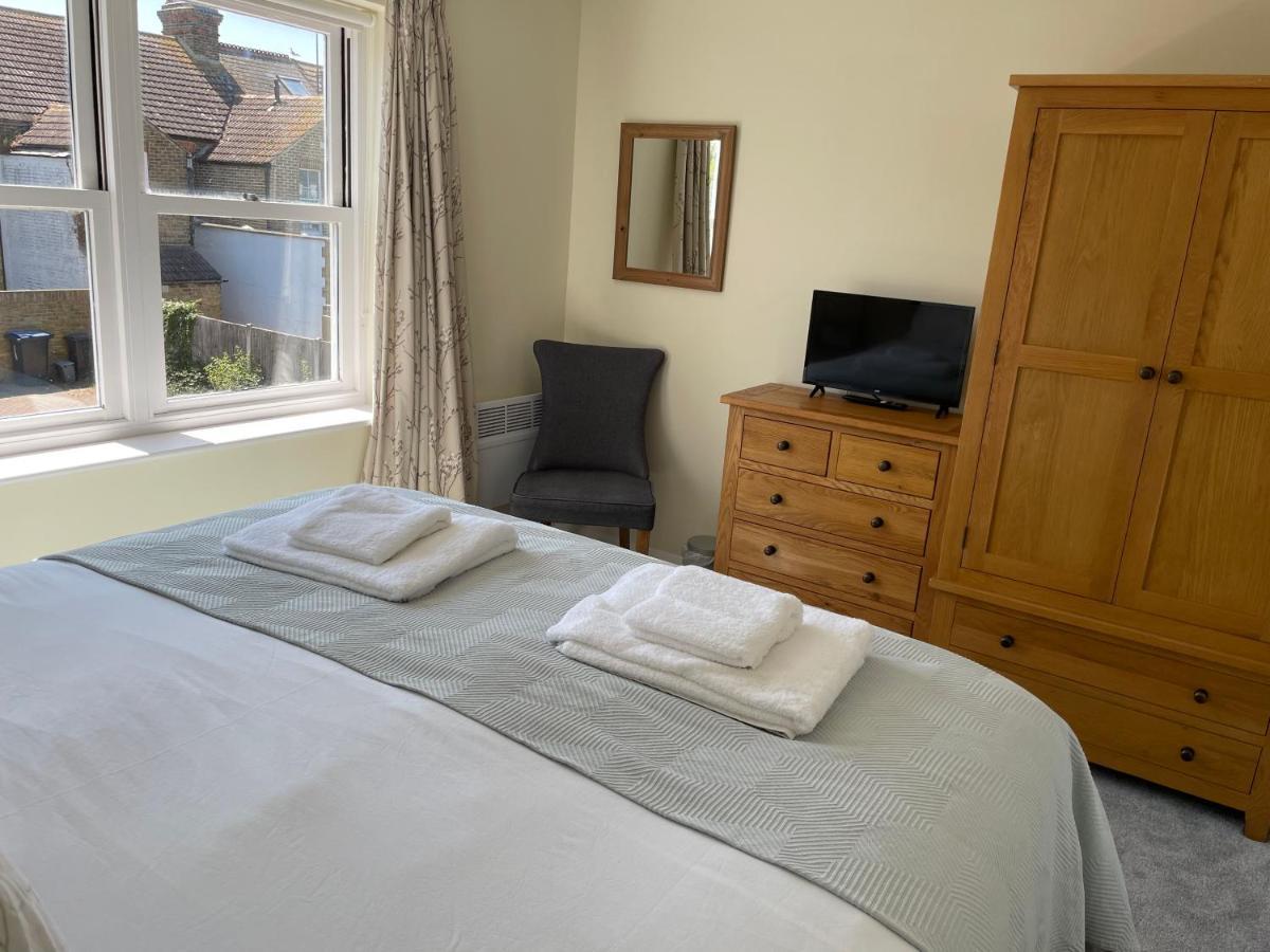 Courtyard House, With Parking And Patio Garden Villa Whitstable Exterior foto