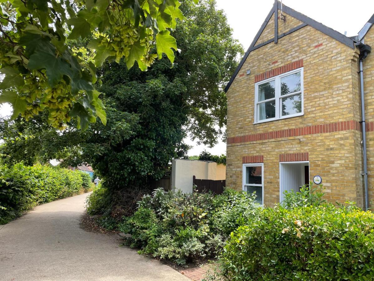 Courtyard House, With Parking And Patio Garden Villa Whitstable Exterior foto